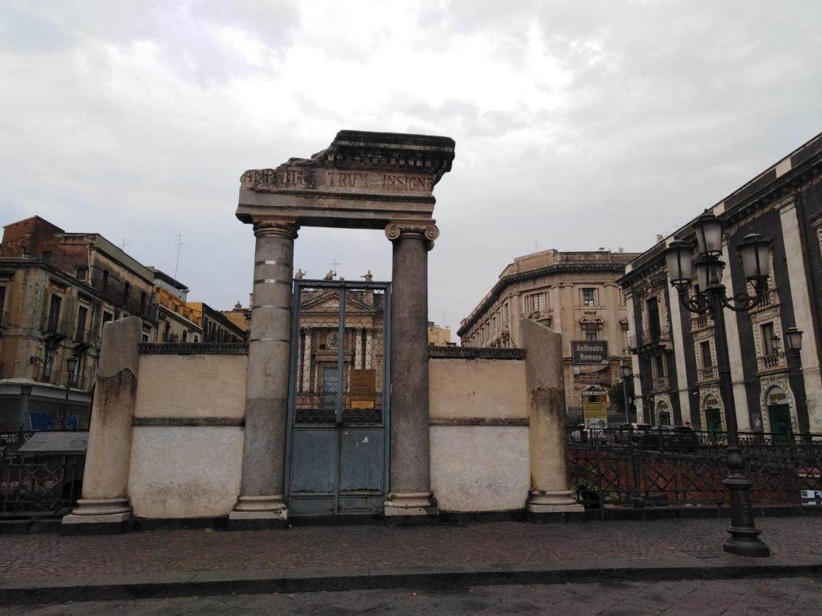 Centre Urban Art Frühstückspension Catania
